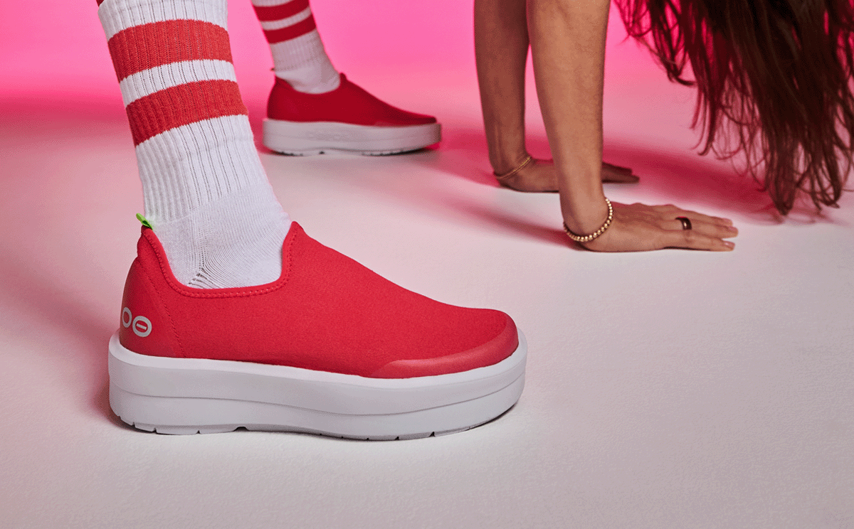 Women's OOmega eeZee Low Shoe - Neon Berry (FINAL SALE) - Image 4